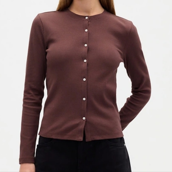Gap Ribbed Button-up Top - Picture 2 of 7